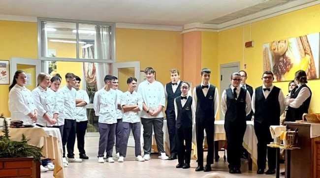 10 11 2023 studenti alberghiero rosmini