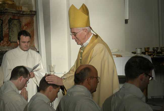 1280px Priesterweihe in Schwyz