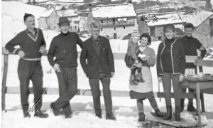 40045267 CDF6 4A27 8925 7F81AD2A7BEE