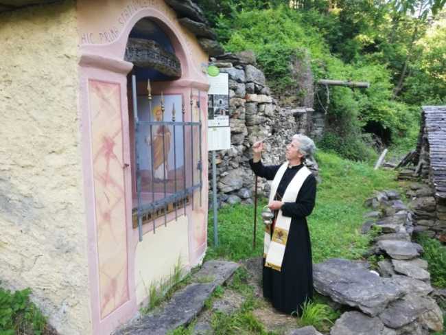 9 La benedizione dellItinerario tra i Ciottoli della Fede FILEminimizer 768x576