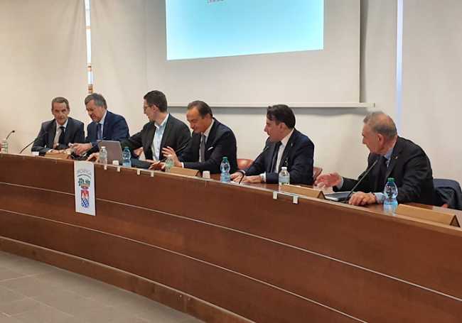 C132845C 27B4 4606 8795 CFC57F26D390