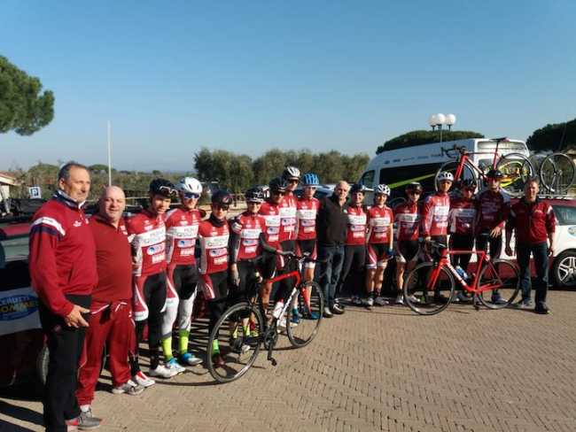 Il Pedale Ossolano Idroweld in ritiro a Castaneto CarducciLI