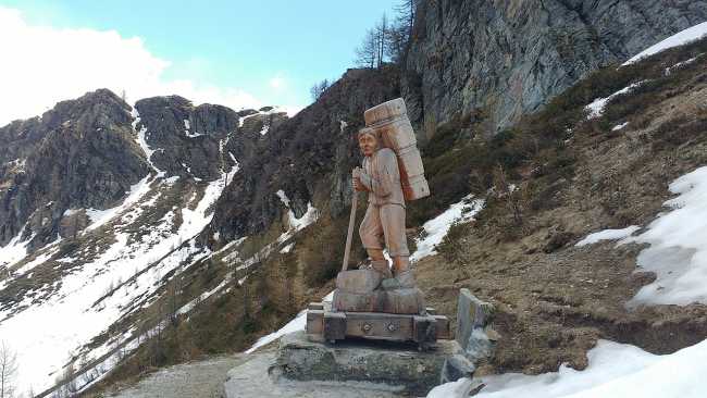 Statua allo Spallone