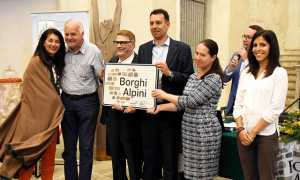 UNCEM consegna cartello Borghi Alpini