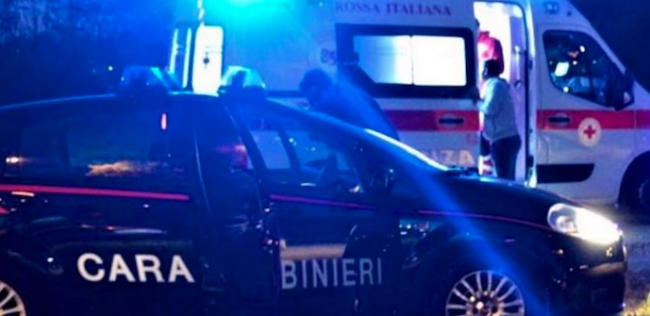 ambulanza carabinieri notte