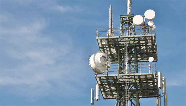 antenne telefono ripetitore cielo