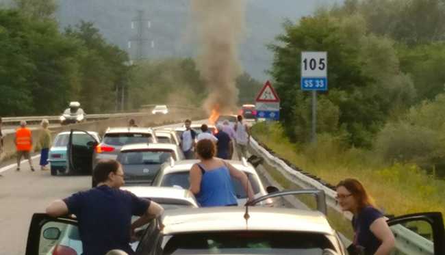 auto incendio ss superstrada ago 17