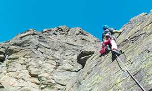 b alpinismo scalata parete fizzi