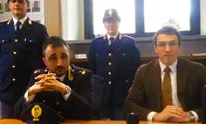 b polizia commissario conferenza