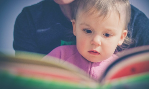 bambino libro lettura