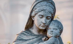 bambino madonna statua