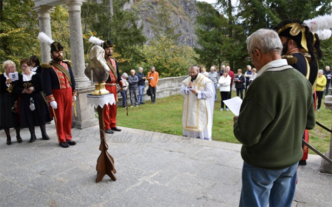 bannio esterno chiesa benedizione milizia