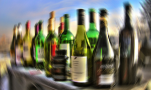 bottiglie eccesso movida alcool