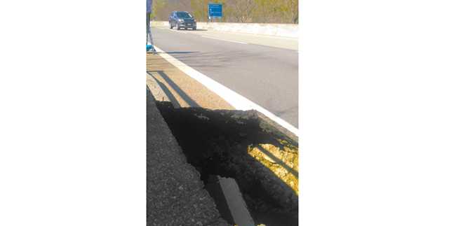 buca superstrada auto