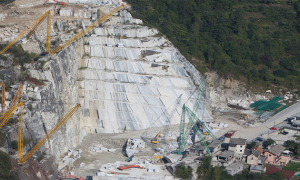 cava tosco marmi crevola piazzale