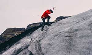 corta alpinismo piccozza scalatore