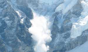 corta valanga neve rocce