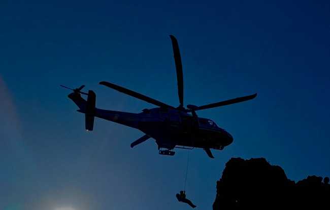 elicottero notte verricello