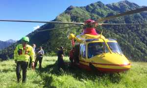 elicottero terra alpe soccorso cc