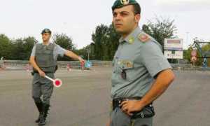 guardia finanza fermo auto