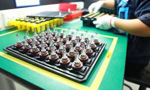 lavoro operaio fabbrica