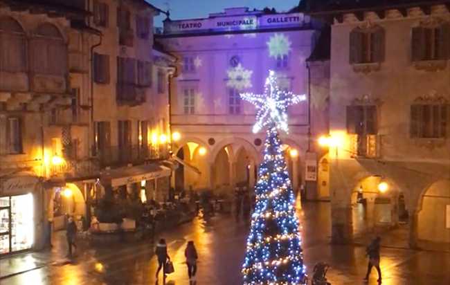 natale luci piazza mercato