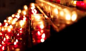 ok.corta lumini chiesa candele