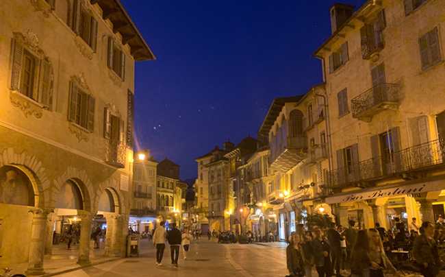 piazza mercato notte via briona
