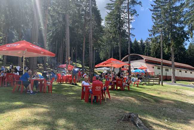 pineta santa maria vigezzo gente picnic tavoli