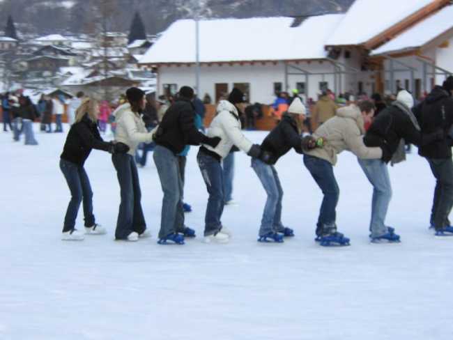 pista pattinaggio antrona trenino 768x576