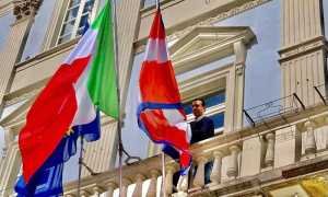 pizzi bandiera balcone