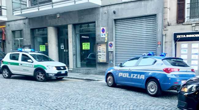 polizia vigili auto centro