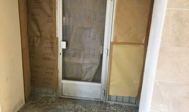 porta sfondata stazione dic 18