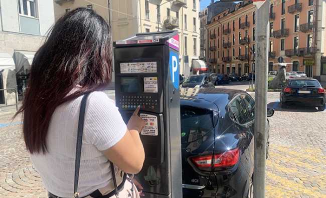 posteggio parchimetrtto parcometro pagamento blu domodossola
