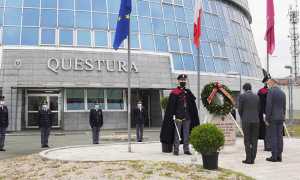 questura onore bandiere