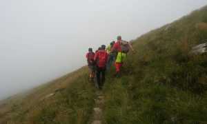 soccorso spalle nebbia prato barella