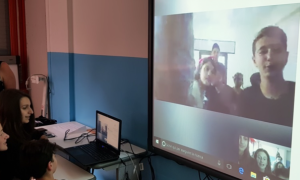 studenti lavagna interattiva 