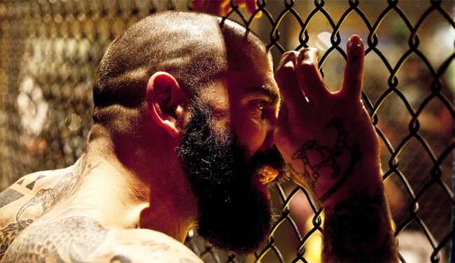 tortura prigioniero sbarre