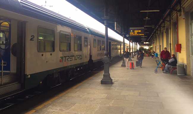 treno stazione binario uno