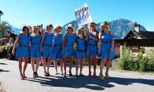 trontano gruppo sfilata