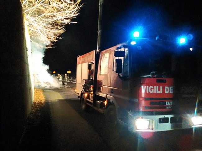vigili fuoco auto dic 1
