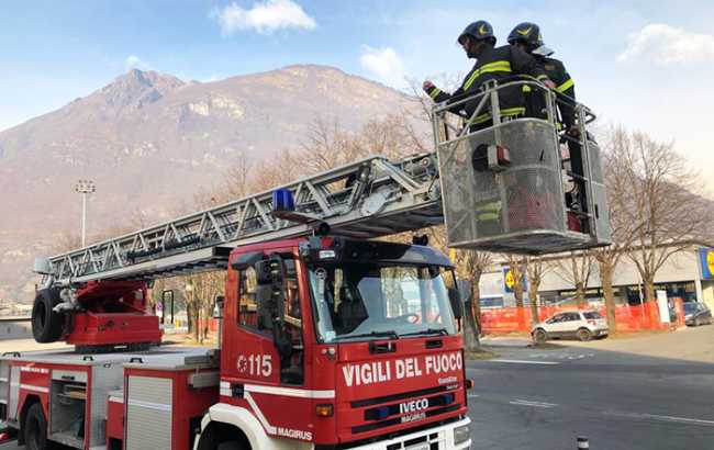 vigili fuoco domo scala piazzale