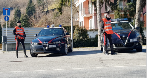 posto blocco armi giubbotti arancioni carabinieri