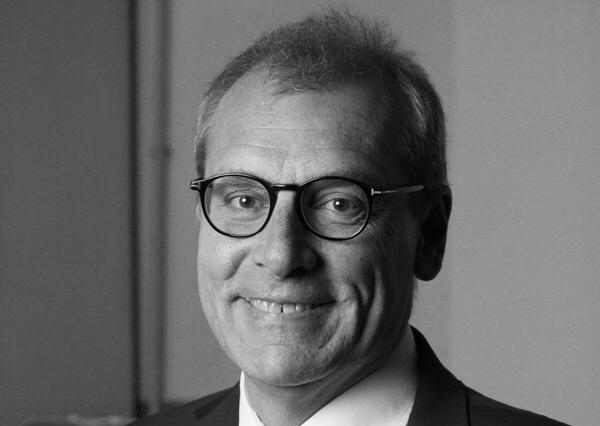 primario oculstica Dott. Protti