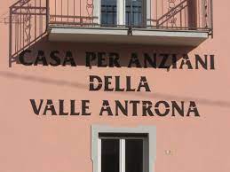 casa anziani montescheno