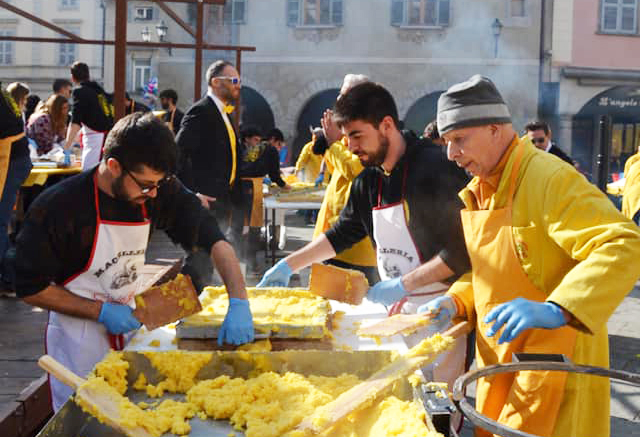polenta piazza carnevale