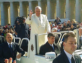 b Papa Francesco ossolani piazza