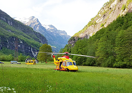 b elicottero soccorso prato