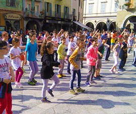 b giornata bambini piazza mercato