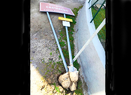 b cartello divelto vento